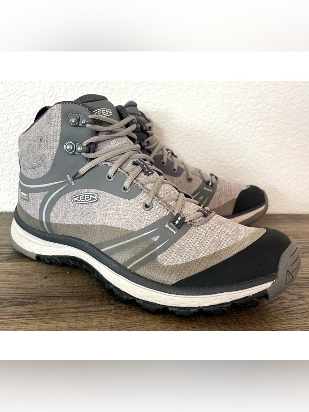 Keen  TERADORA II Womens Size US 9 Gray Black Mid Hiking Boots Waterproof Shoes